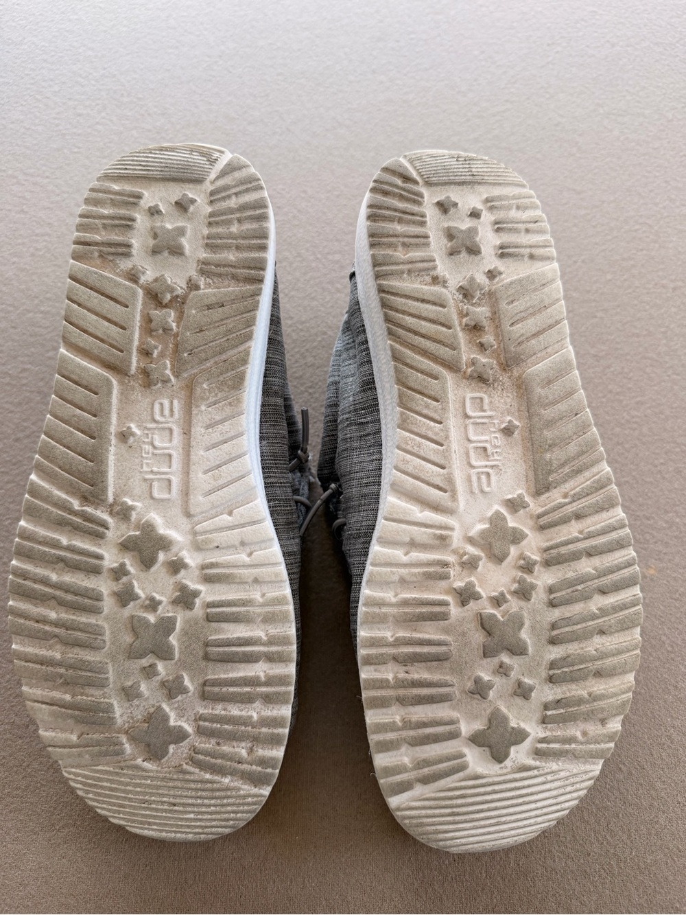 Hey Dude Kids Wally Stretch Slip-Ons in Stone. Great condition lots of life left - Picture 5 of 6